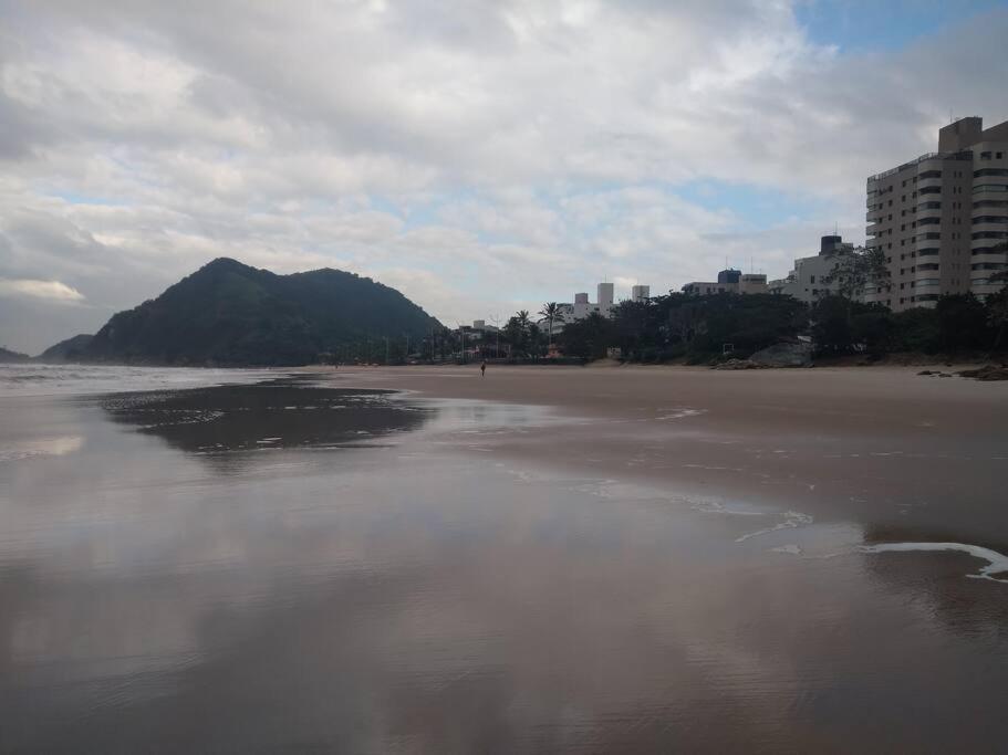 Apto Praia Do Tombo Guarujá Extérieur photo